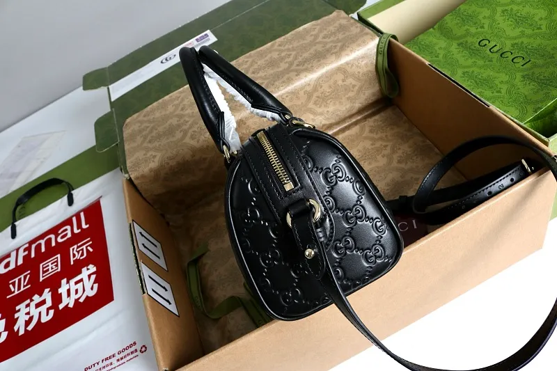 All categories Official website "Brand Women's Bags" Women's Bags 💙 GUCCI 2026 GUCCI new crossbody shoulder bag