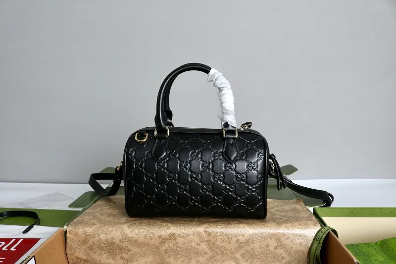 All categories Official website "Brand Women's Bags" Women's Bags 💙 GUCCI 2026 GUCCI new crossbody shoulder bag