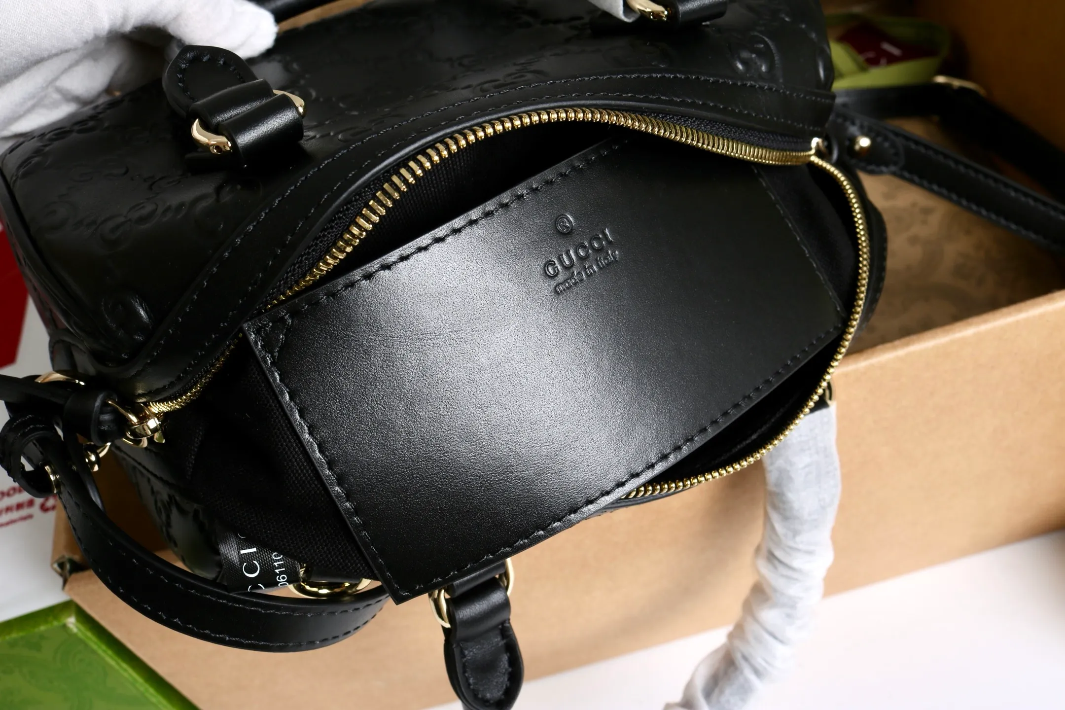 All categories Official website "Brand Women's Bags" Women's Bags 💙 GUCCI 2026 GUCCI new crossbody shoulder bag