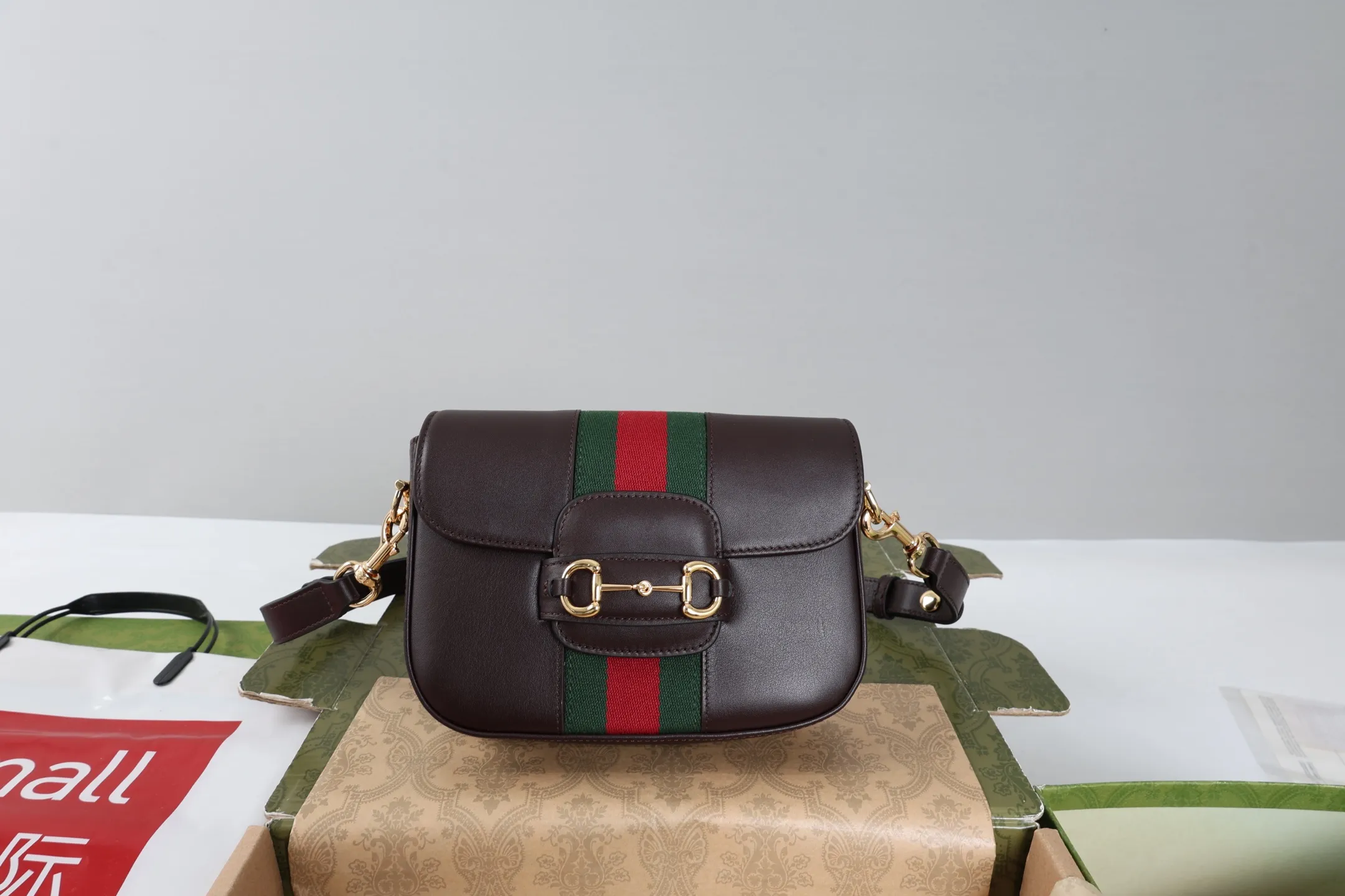 All categories Official website "Brand Women's Bags" Women's Bags 💙 GUCCI 2026 GUCCI new crossbody shoulder bag