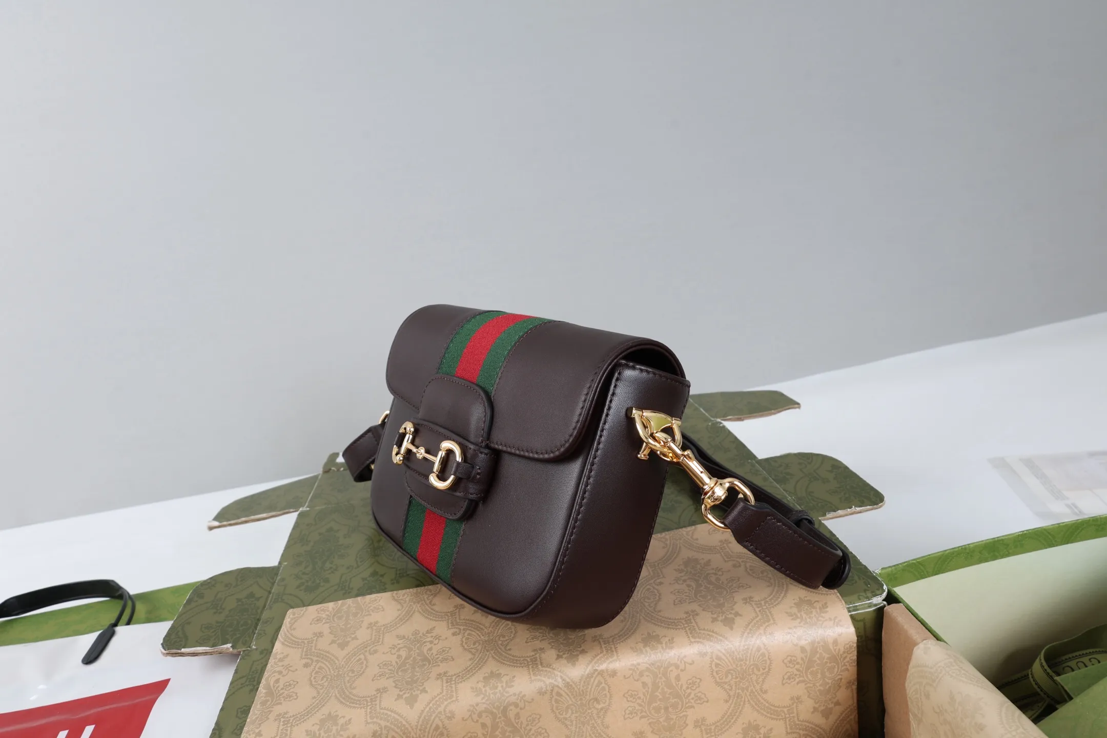All categories Official website "Brand Women's Bags" Women's Bags 💙 GUCCI 2026 GUCCI new crossbody shoulder bag