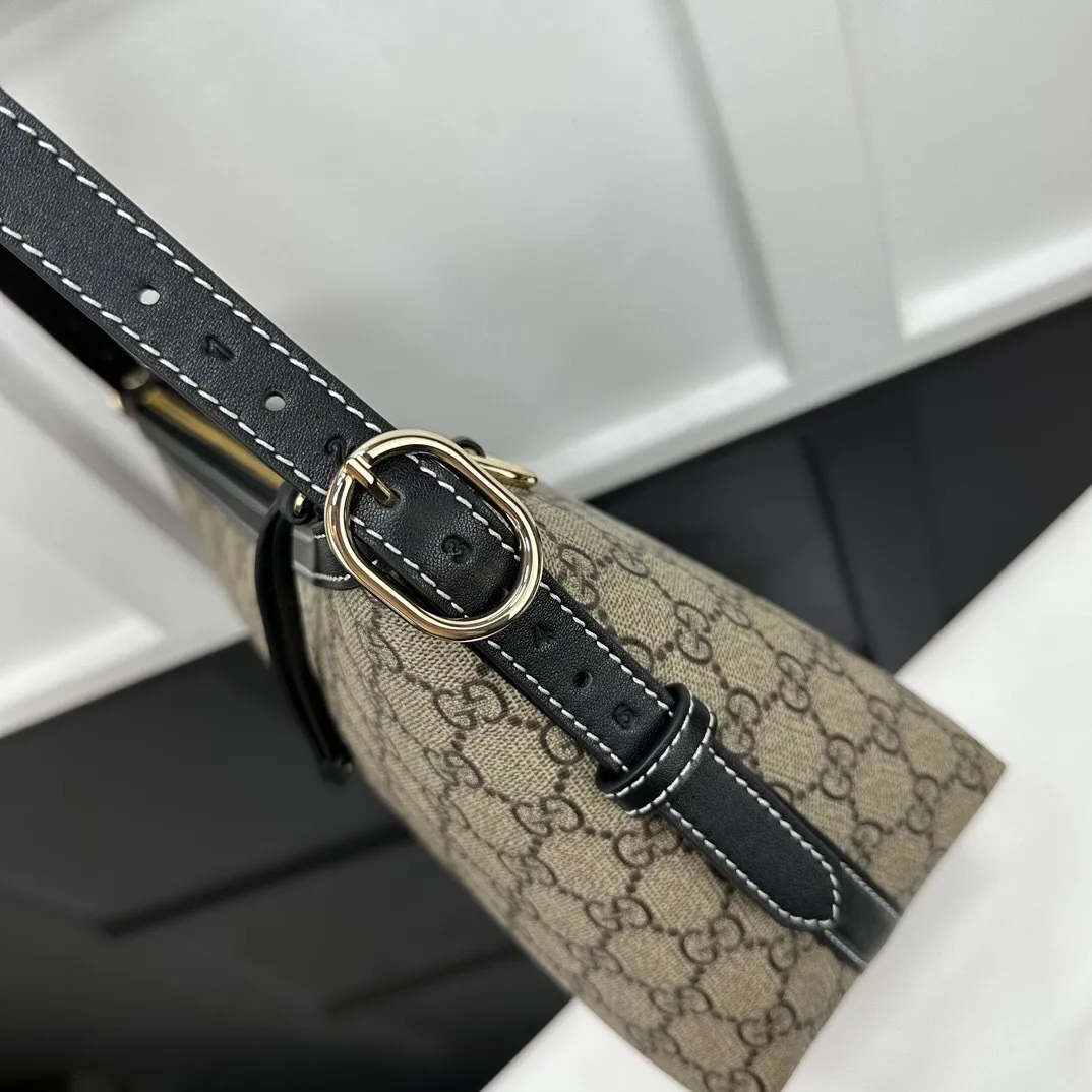 All categories Official website "Brand Women's Bags" Women's Bags 💙 GUCCI 2025 new GUCCI armpit bag