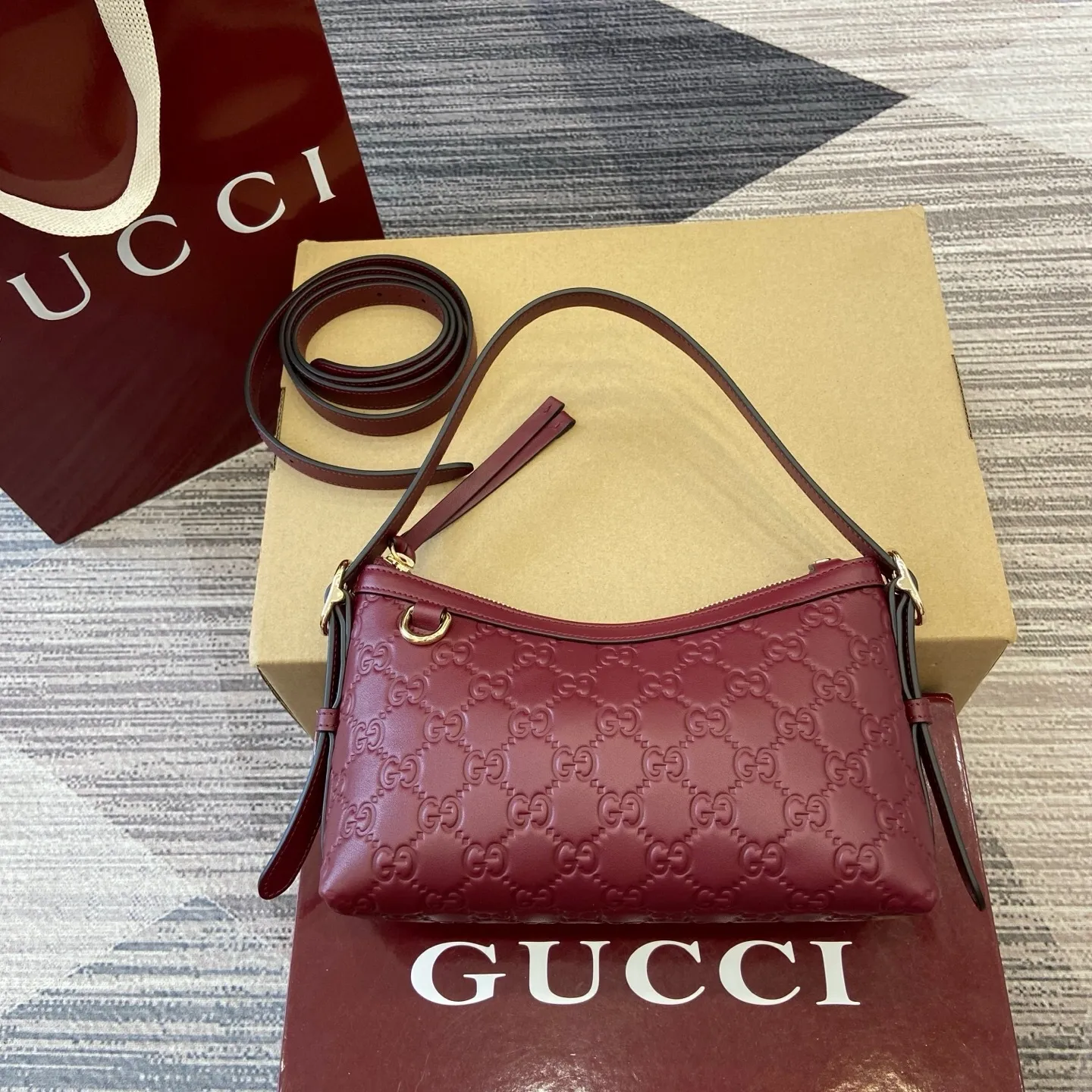 All Categories Official Website "Brand Women's Bags" Women's Bags 💙 GUCCI 2025 New GUCCI Crossbody Bag