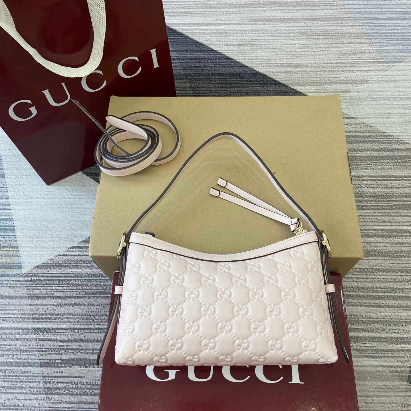 All Categories Official Website "Brand Women's Bags" Women's Bags 💙 GUCCI 2025 New GUCCI Crossbody Bag