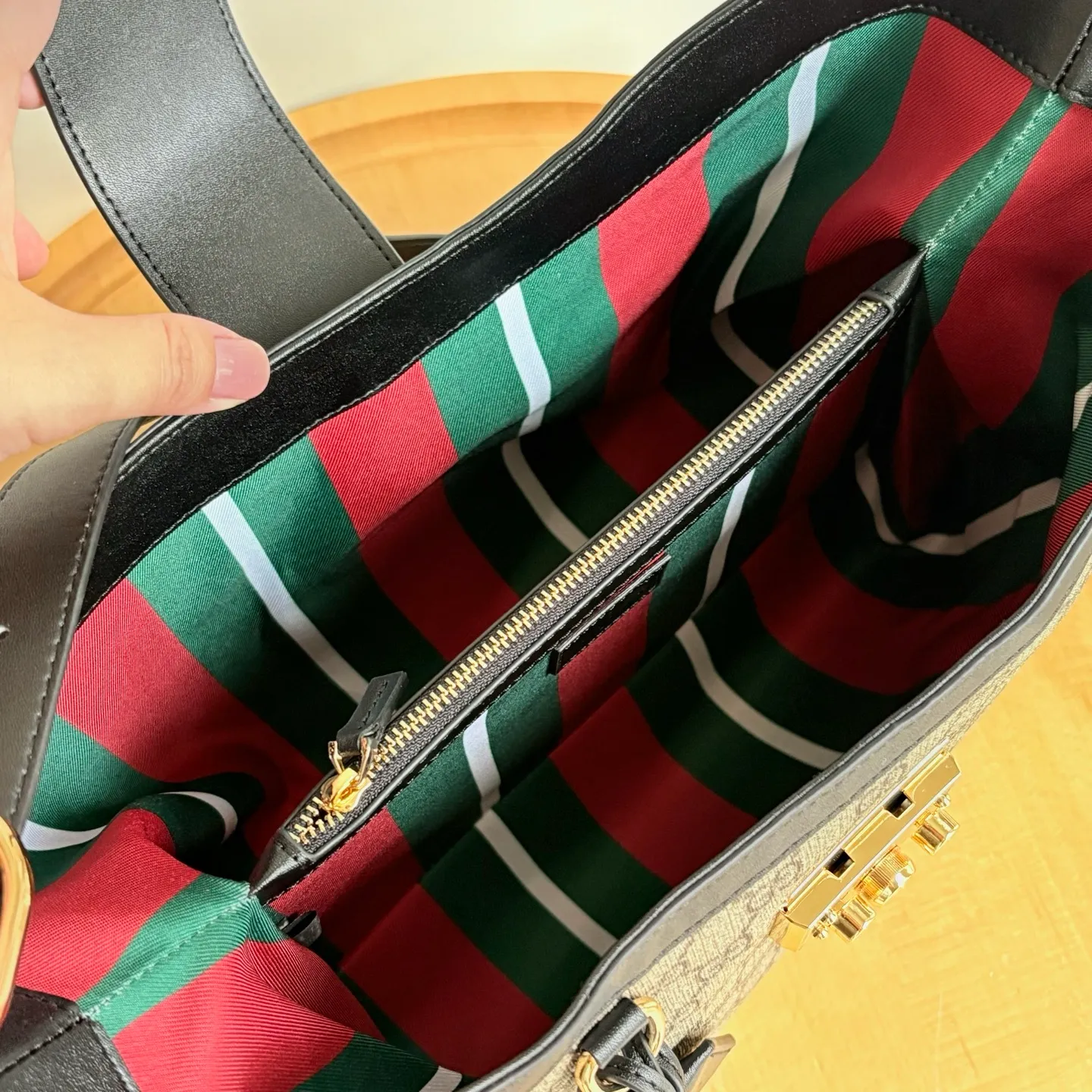 All Categories Official Website "Brand Women's Bags" Women's Bags 💙 GUCCI 2026 New GUCCI Crossbody Bag