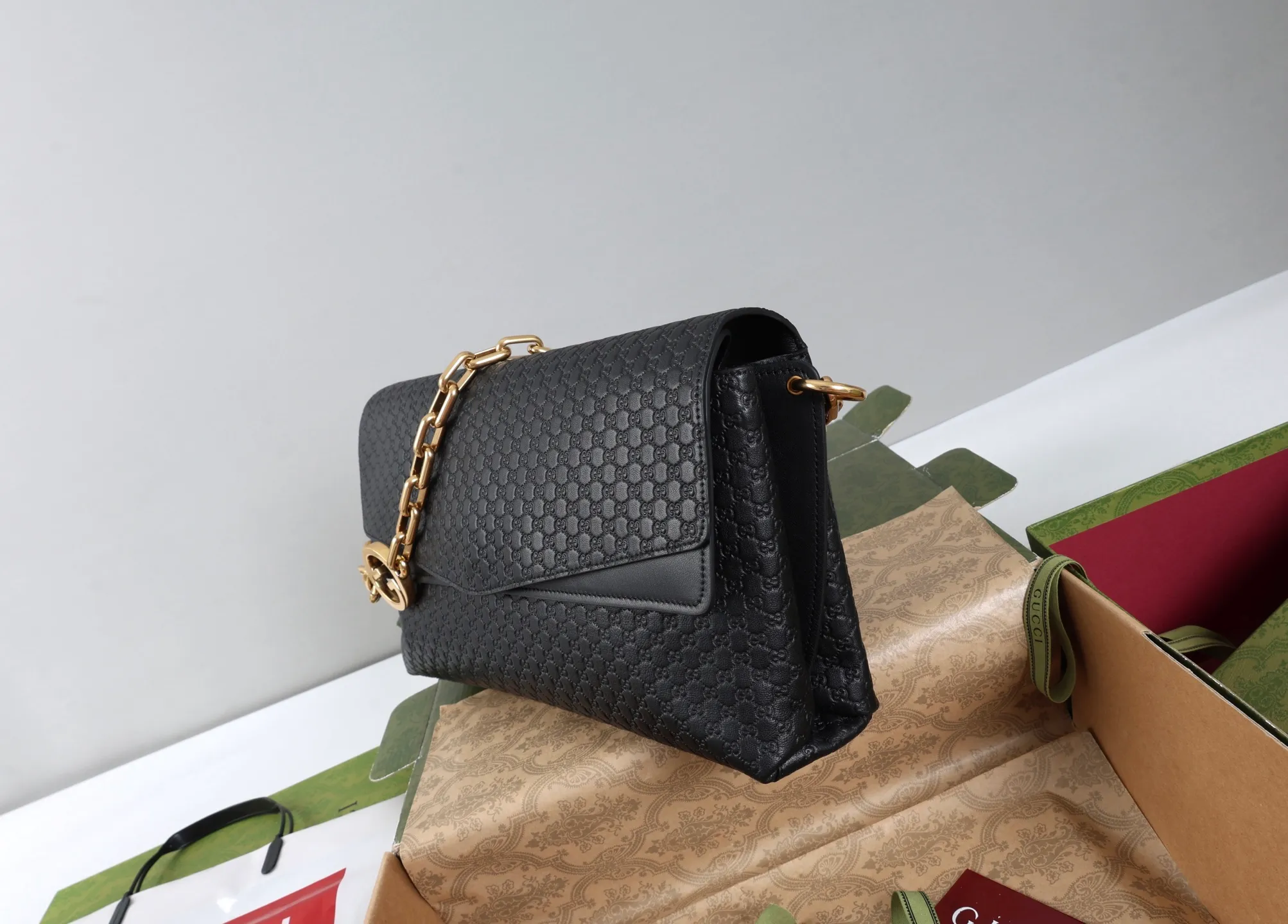 All categories Official website "Brand Women's Bags" Women's Bags 💙 GUCCI 2026 GUCCI new crossbody shoulder bag