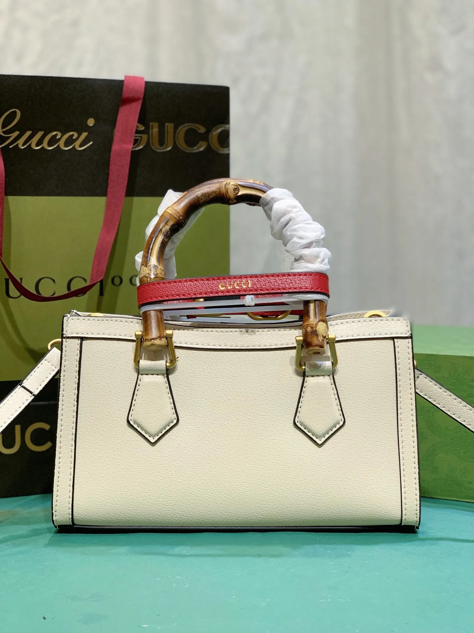 All categories Official website "Brand Women's Bags" Women's Bags 💙 GUCCI 2023 latest GUCCI crossbody bag