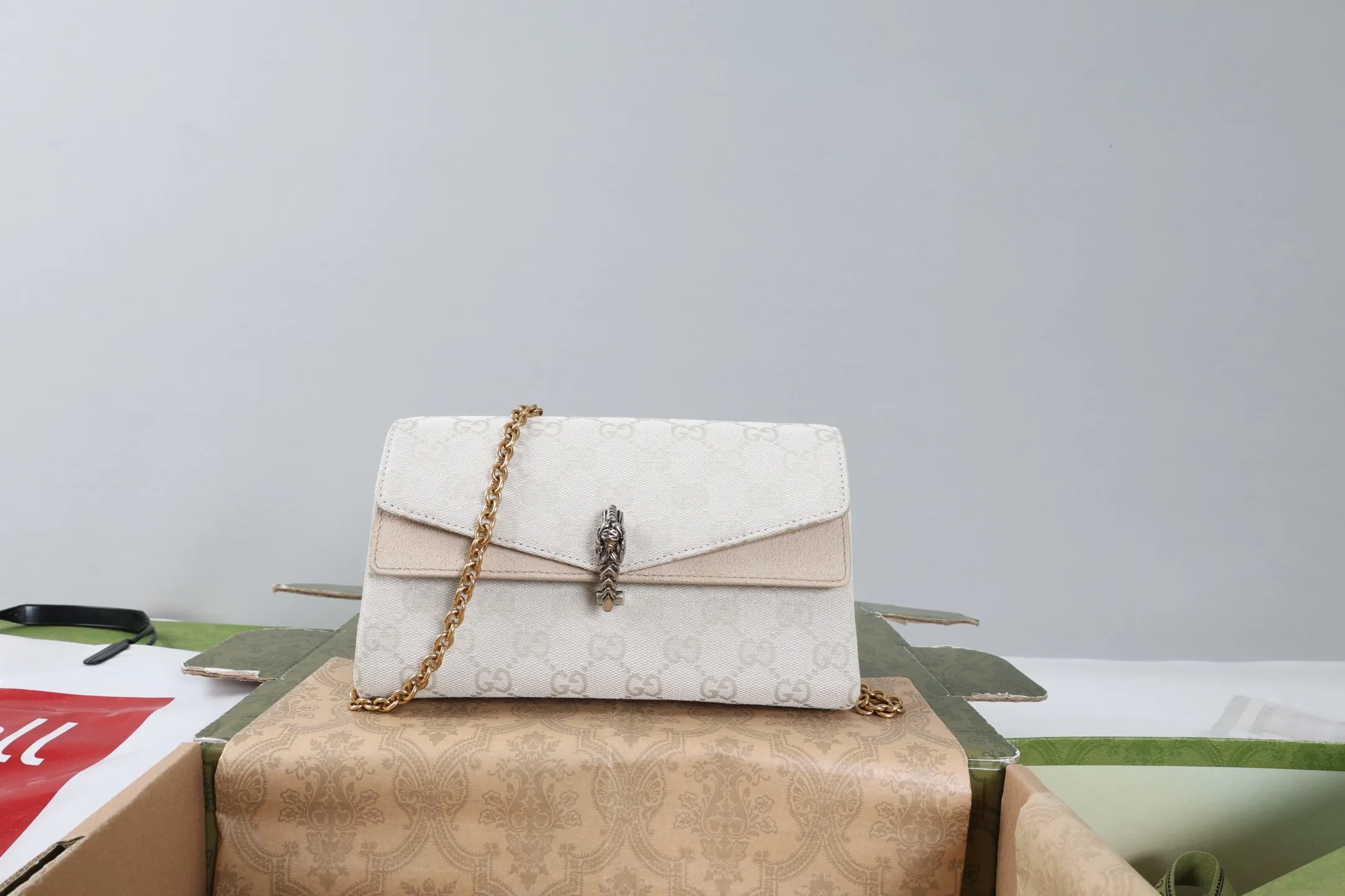 All categories Official website "Brand Women's Bags" Women's Bags 💙 GUCCI 2026 GUCCI new crossbody shoulder bag