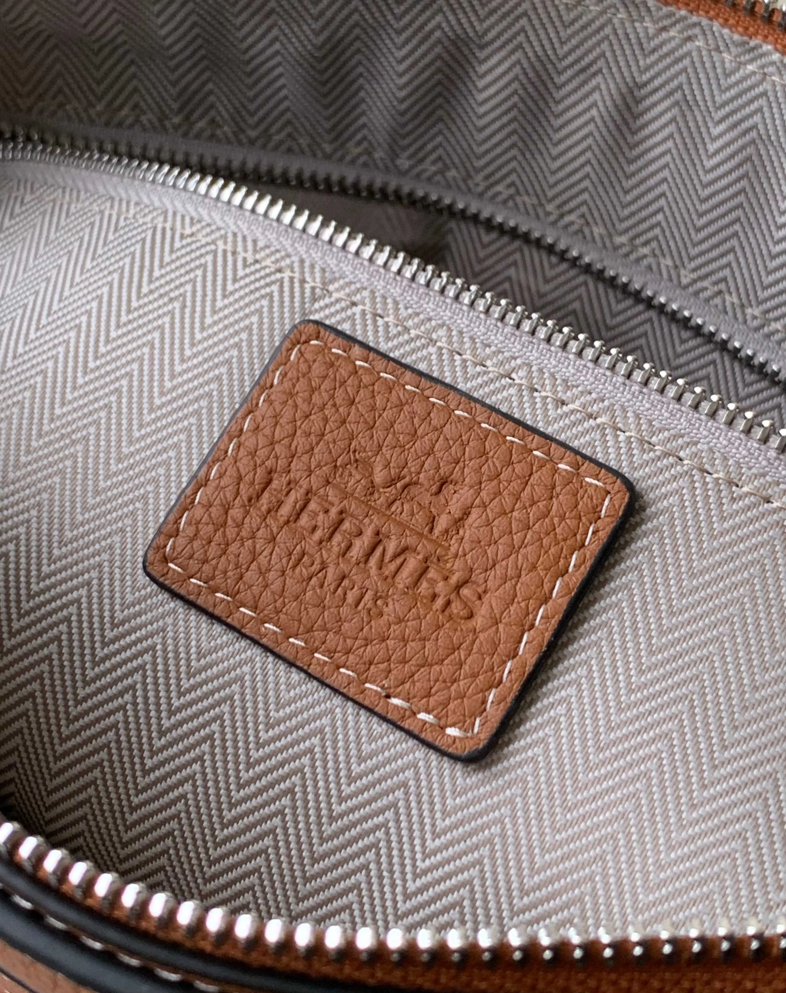 All categories Hermès wallet (Hermès) Hermès 6001-4