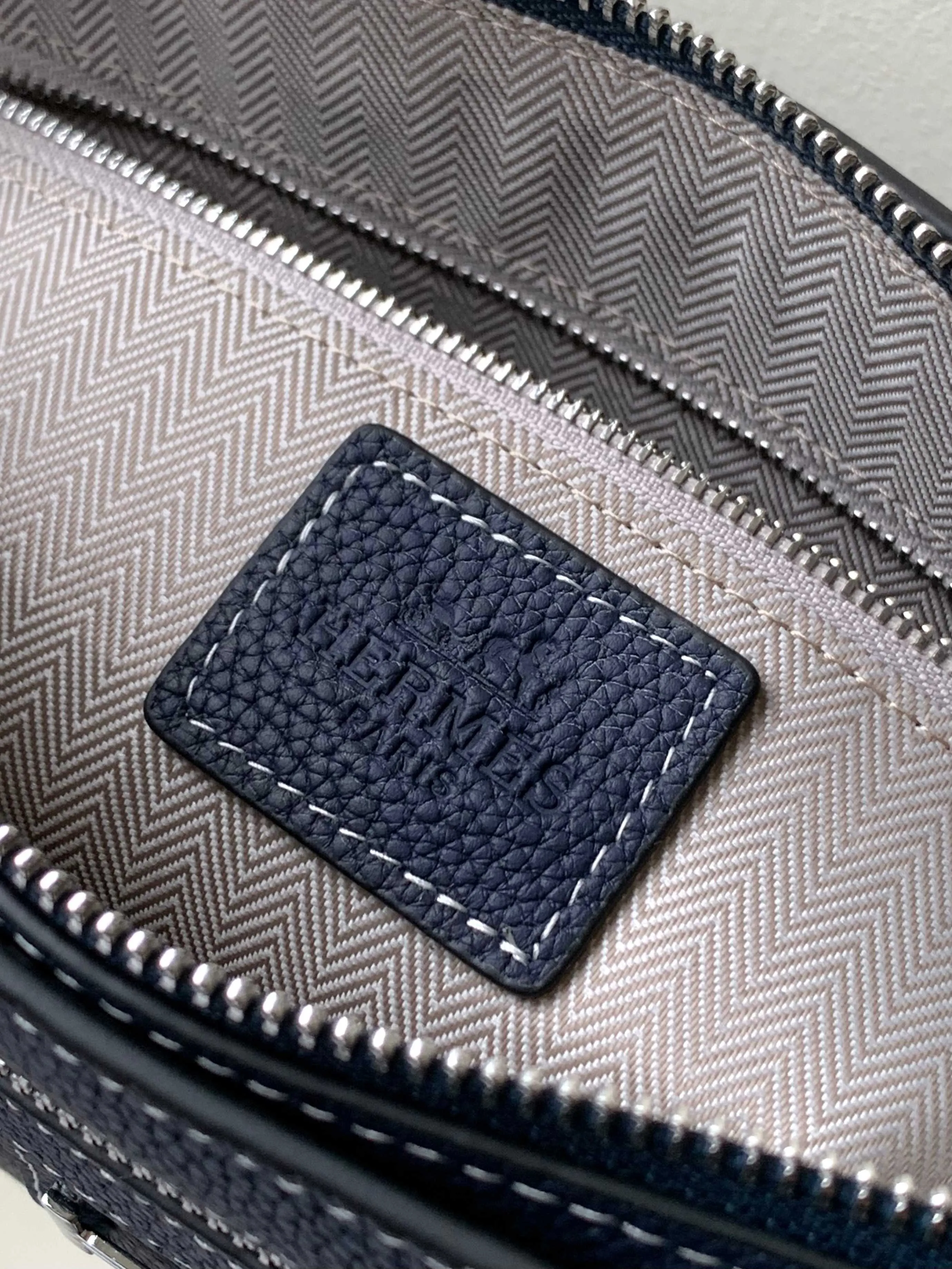 All categories Hermès wallet (Hermès) Hermès 6001-4