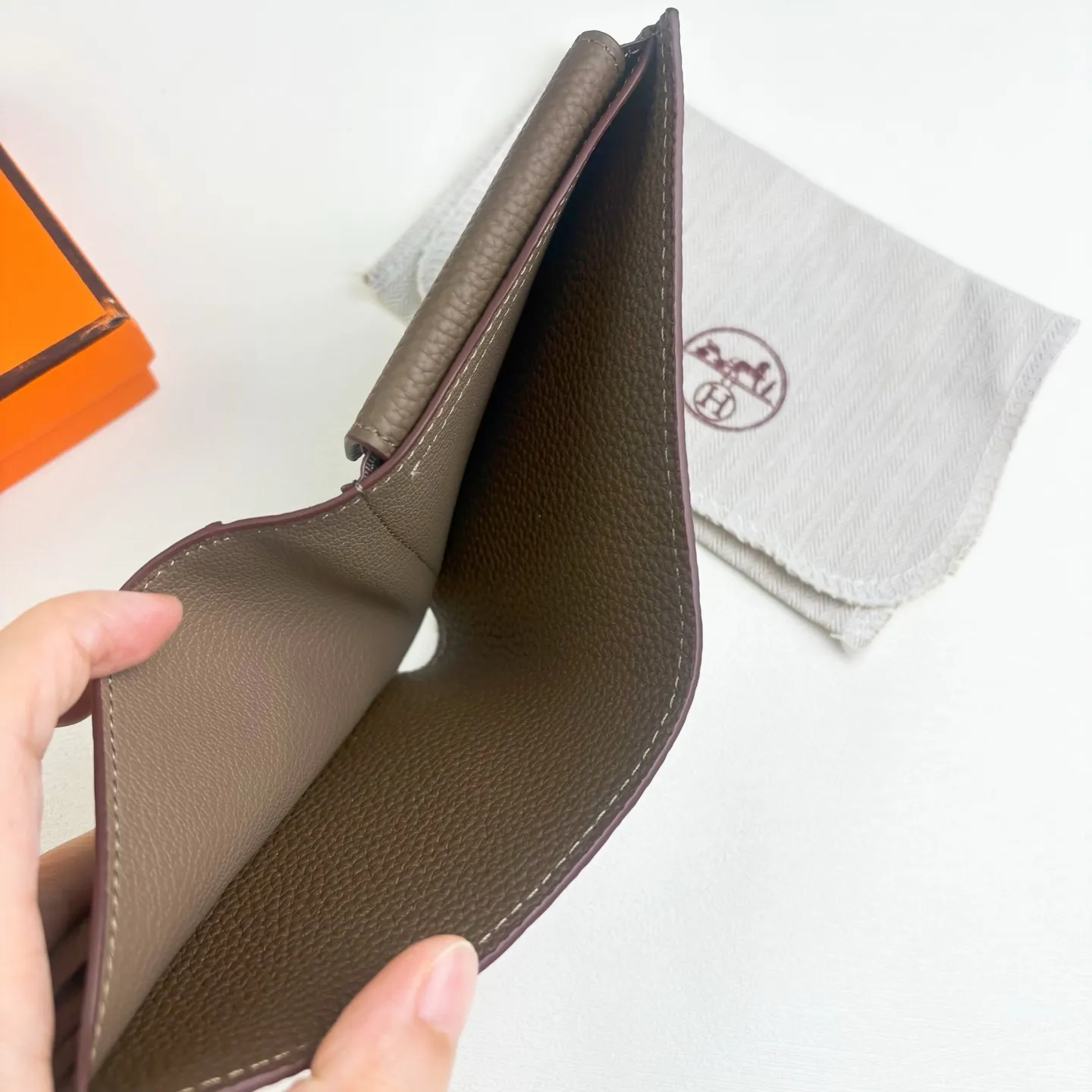 All categories Hermès wallet (Hermès) Hermès 528