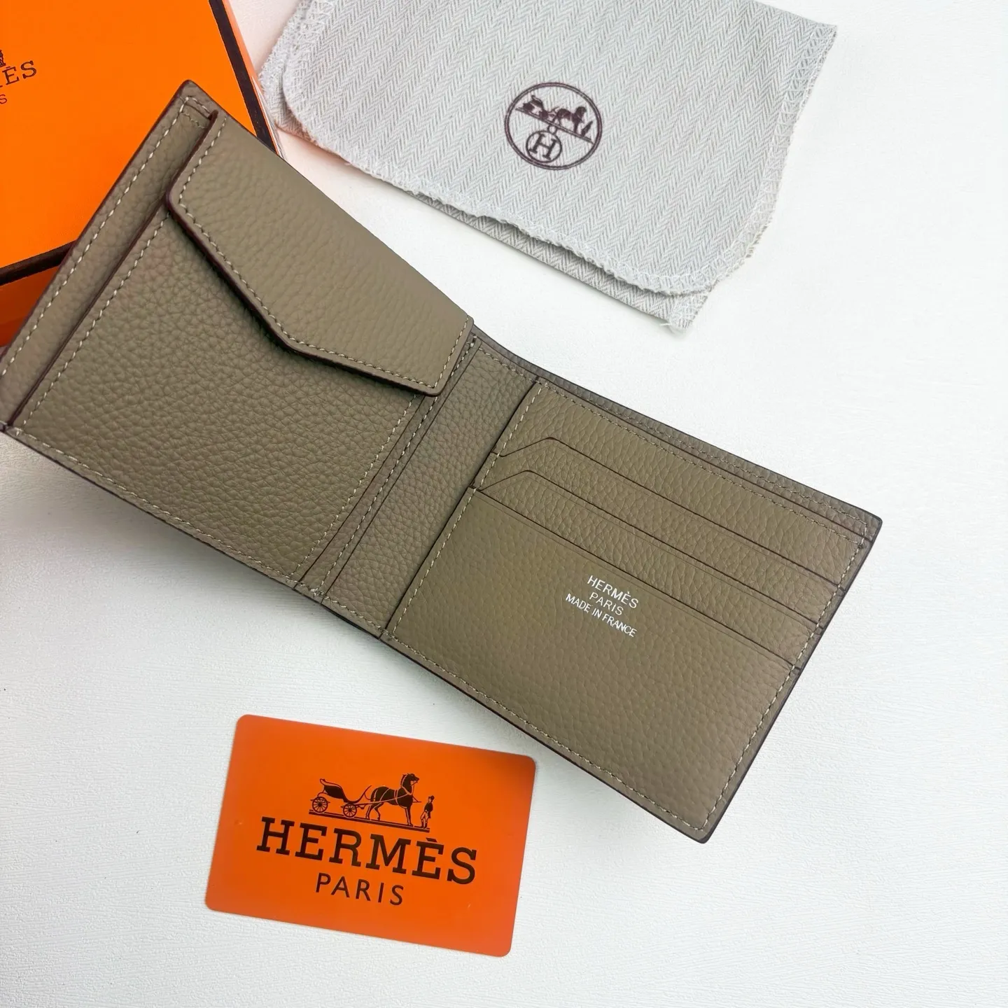 All categories Hermès wallet (Hermès) Hermès 528