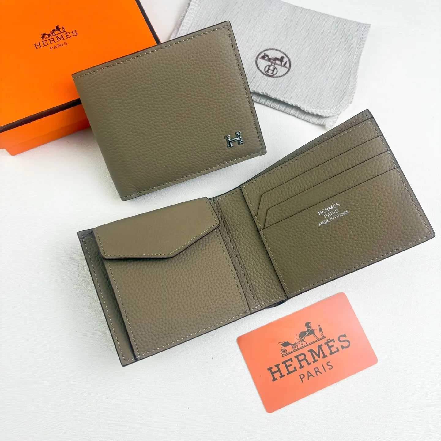 All categories Hermès wallet (Hermès) Hermès 528