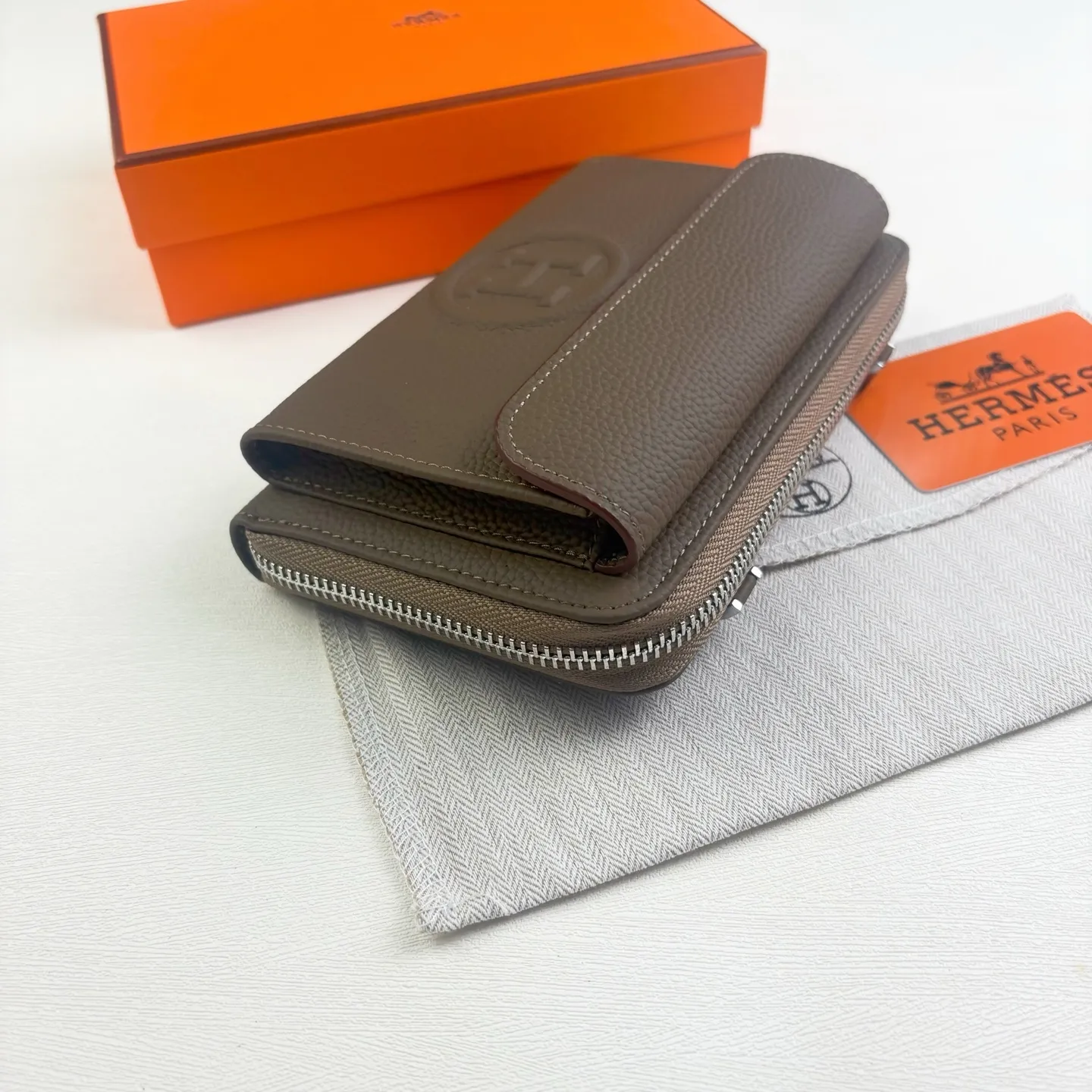 All categories Hermès wallet (Hermès) Hermès 501-2