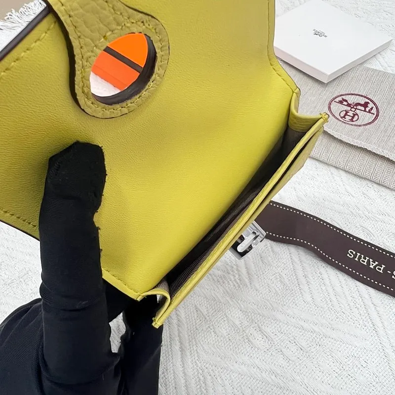 All categories Hermès wallet (Hermès) Hermès 5121 pebbled silver buckle