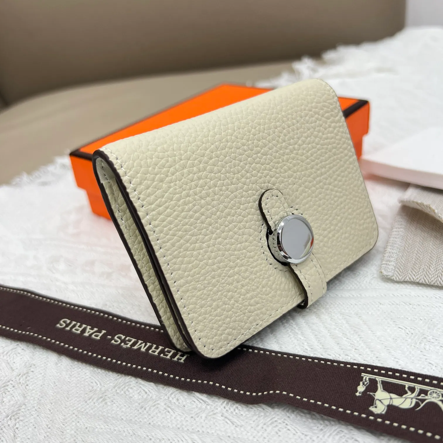 All categories Hermès wallet (Hermès) Hermès 5121 pebbled silver buckle