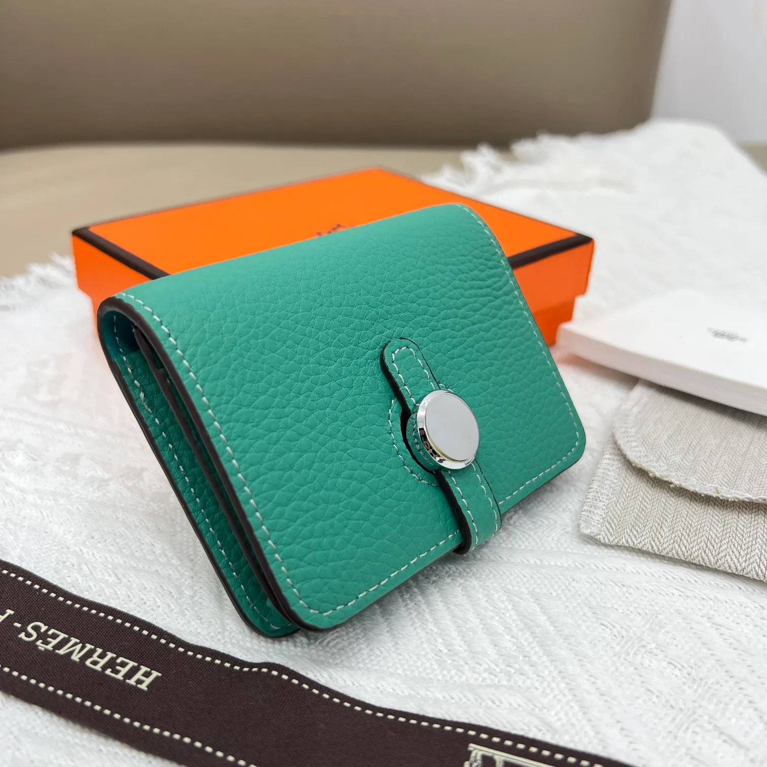 All categories Hermès wallet (Hermès) Hermès 5121 pebbled silver buckle