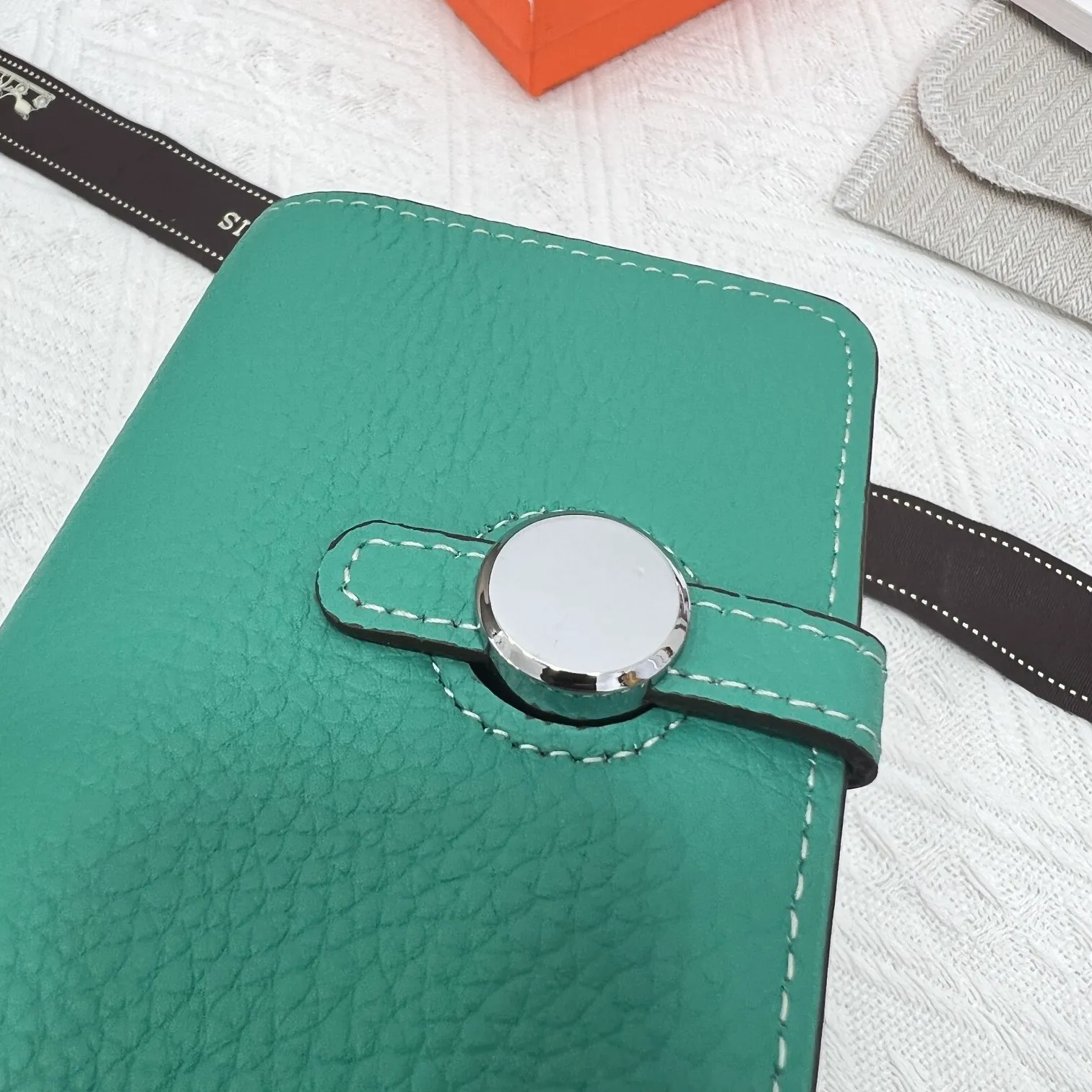 All categories Hermès wallet (Hermès) Hermès 5121 pebbled silver buckle