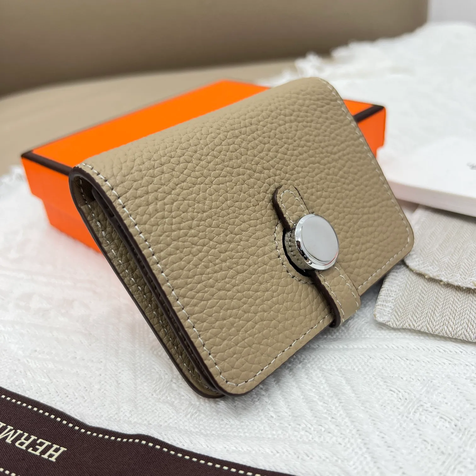 All categories Hermès wallet (Hermès) Hermès 5121 pebbled silver buckle