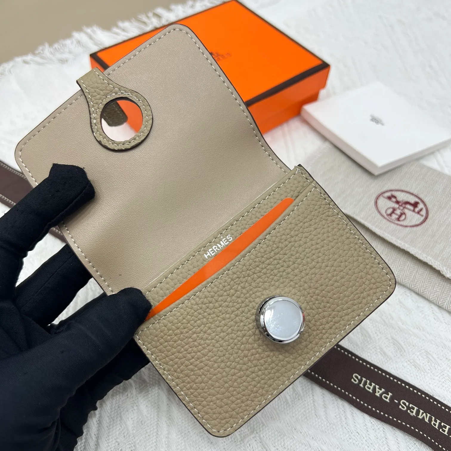 All categories Hermès wallet (Hermès) Hermès 5121 pebbled silver buckle
