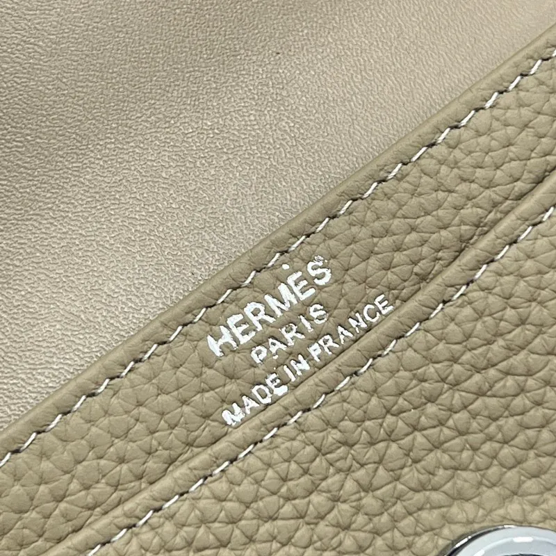 All categories Hermès wallet (Hermès) Hermès 5121 pebbled silver buckle
