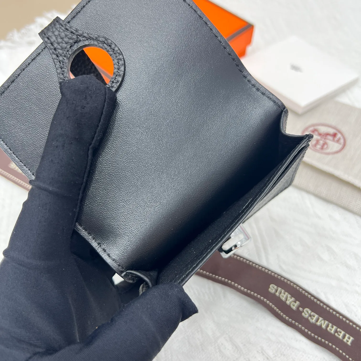 All categories Hermès wallet (Hermès) Hermès 5121 pebbled silver buckle
