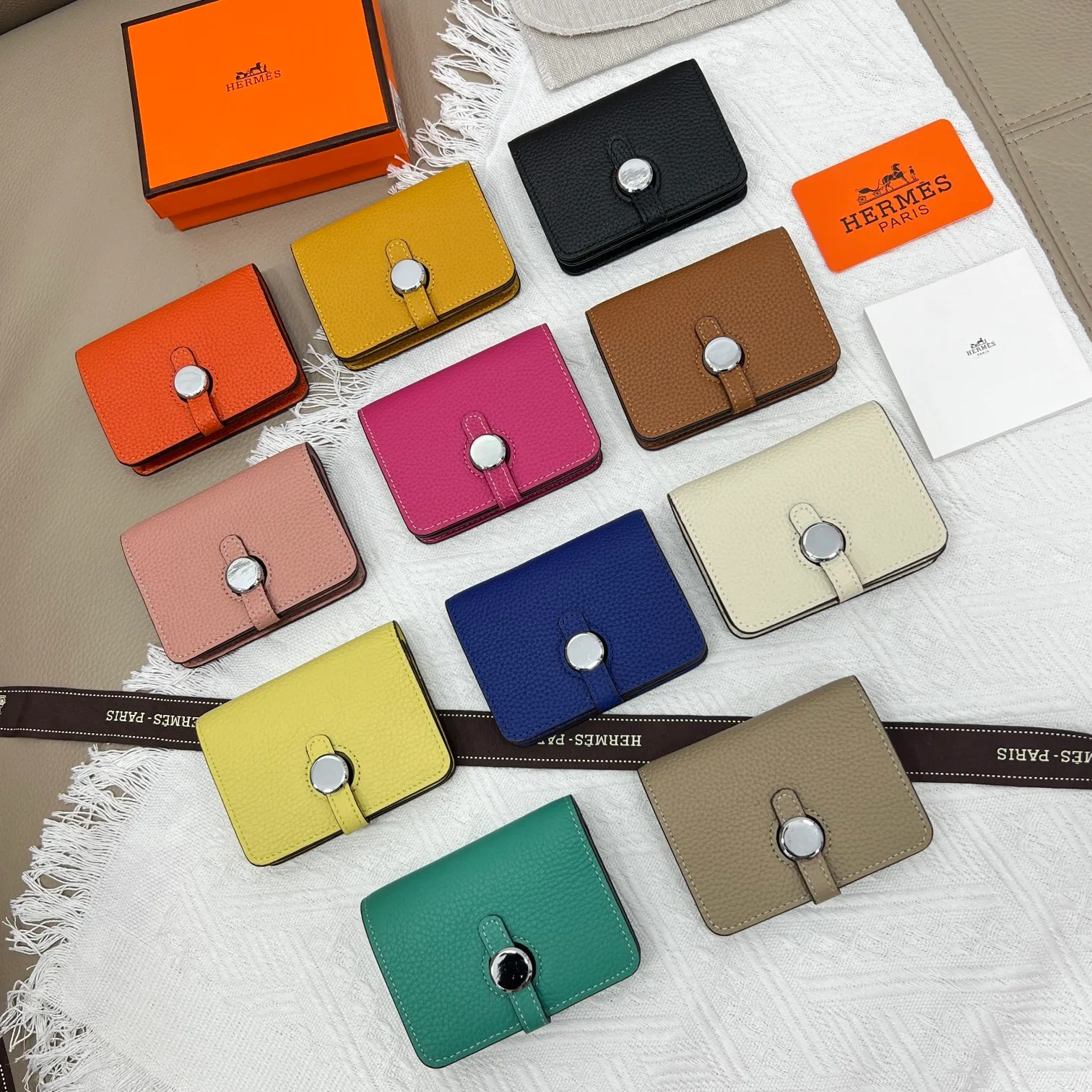 All categories Hermès wallet (Hermès) Hermès 5121 pebbled silver buckle