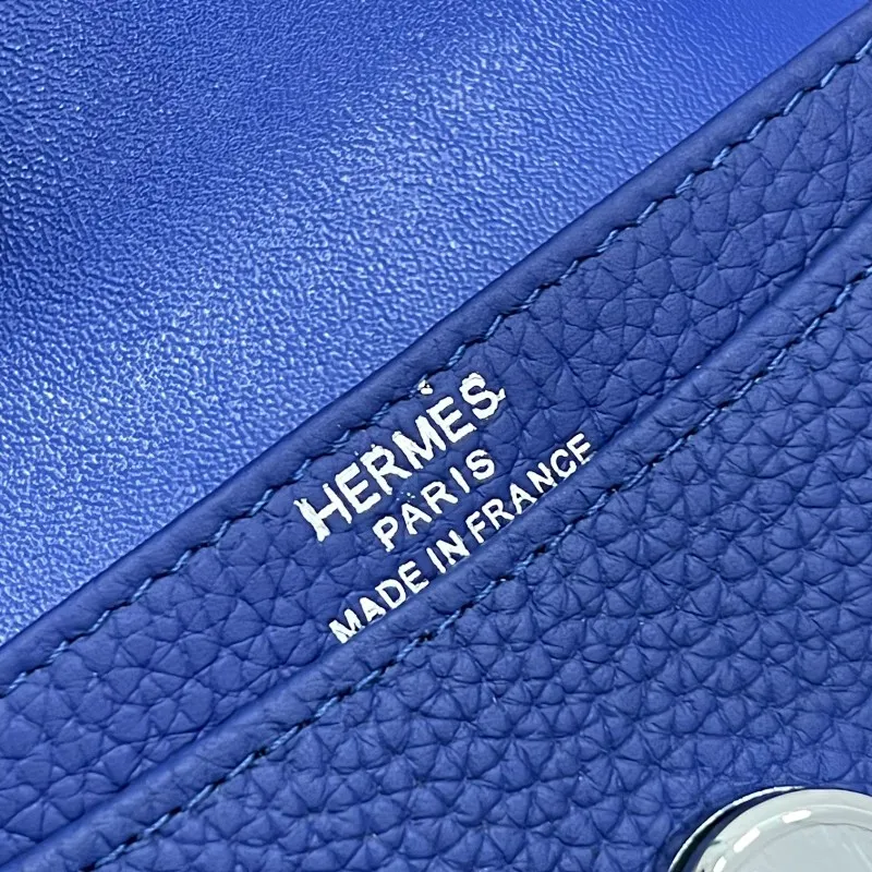 All categories Hermès wallet (Hermès) Hermès 5121 pebbled silver buckle