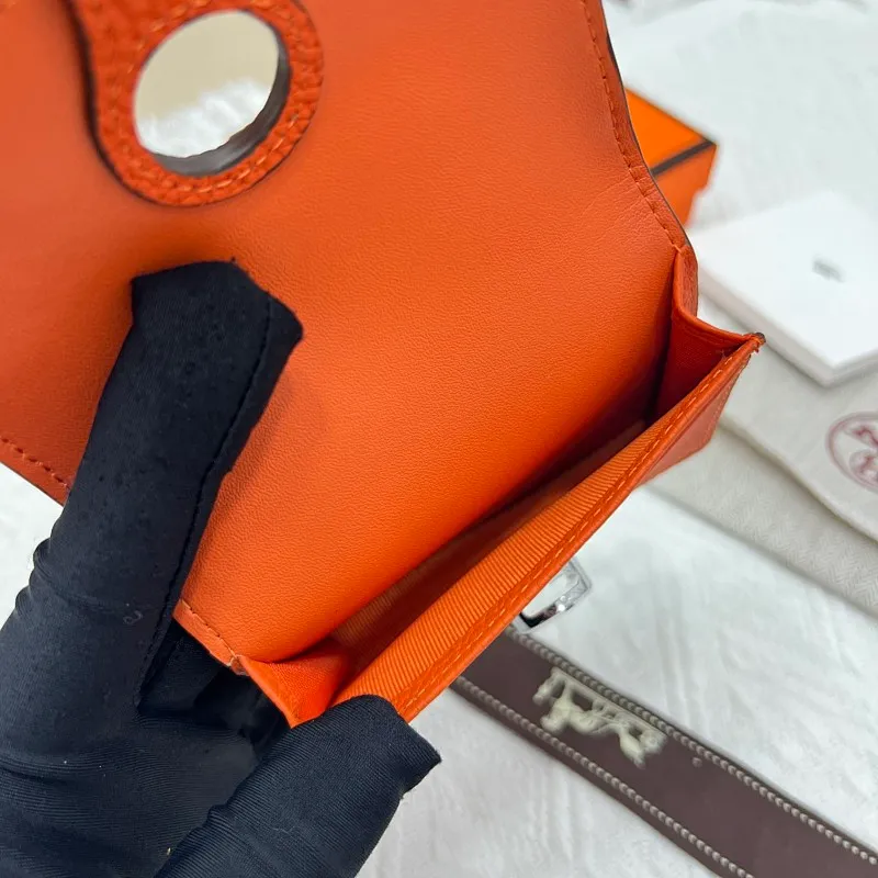 All categories Hermès wallet (Hermès) Hermès 5121 pebbled silver buckle