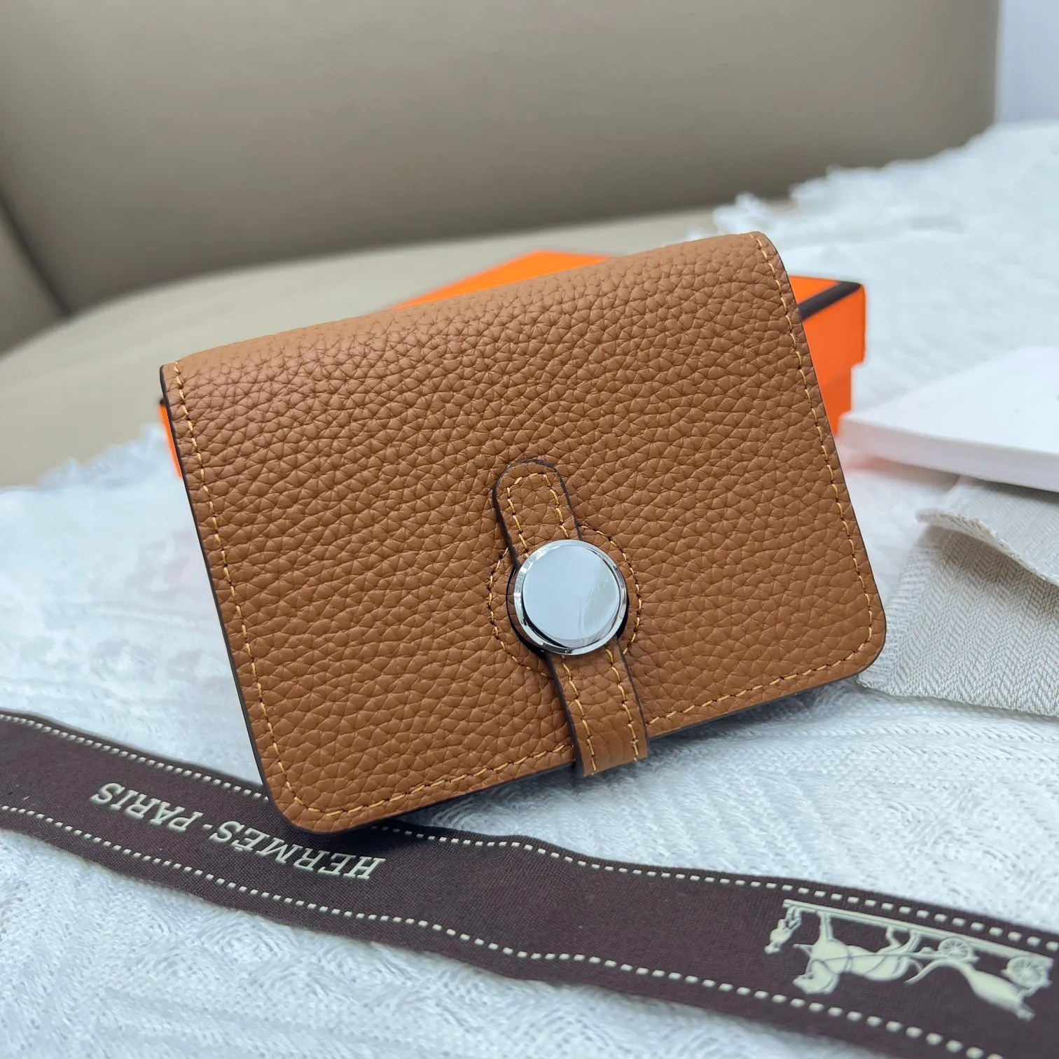 All categories Hermès wallet (Hermès) Hermès 5121 pebbled silver buckle