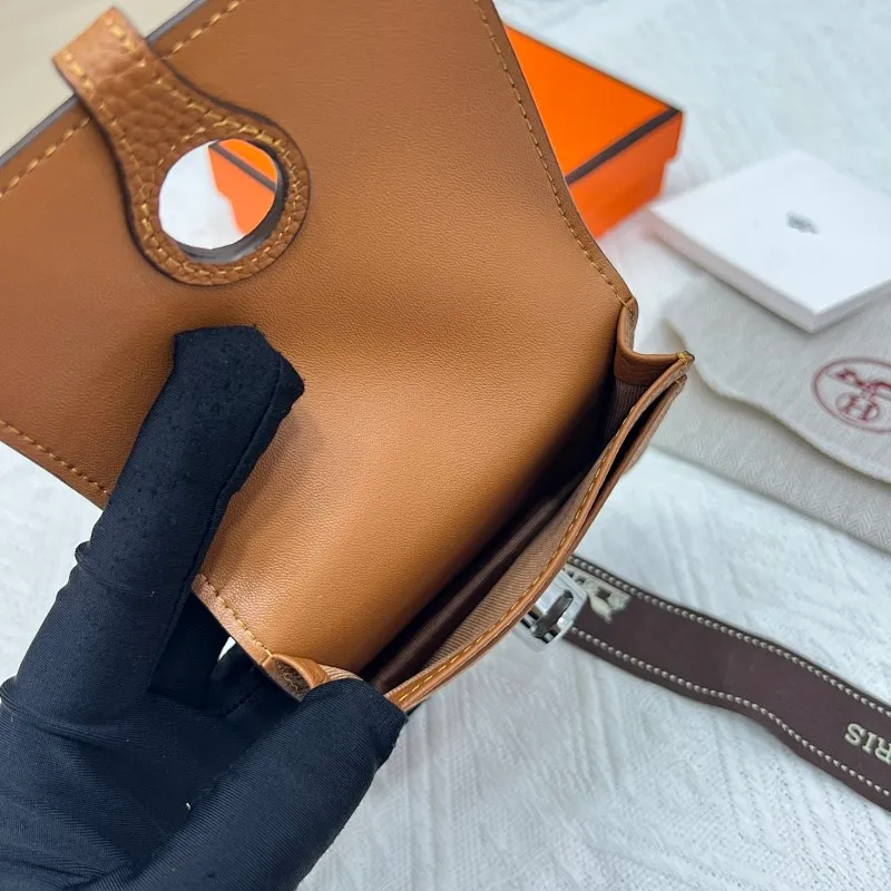 All categories Hermès wallet (Hermès) Hermès 5121 pebbled silver buckle