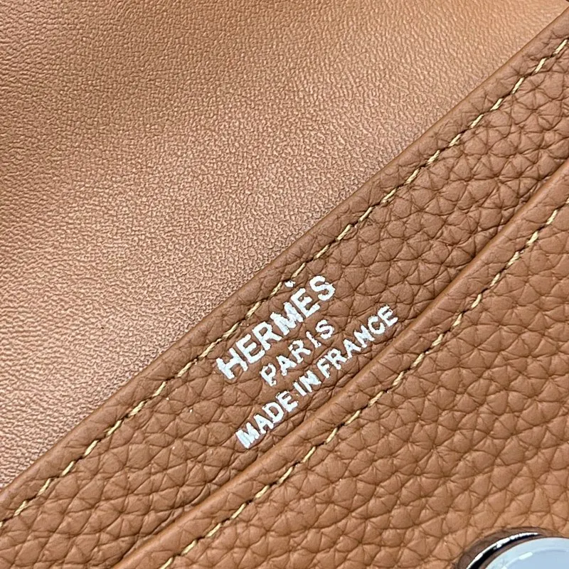 All categories Hermès wallet (Hermès) Hermès 5121 pebbled silver buckle