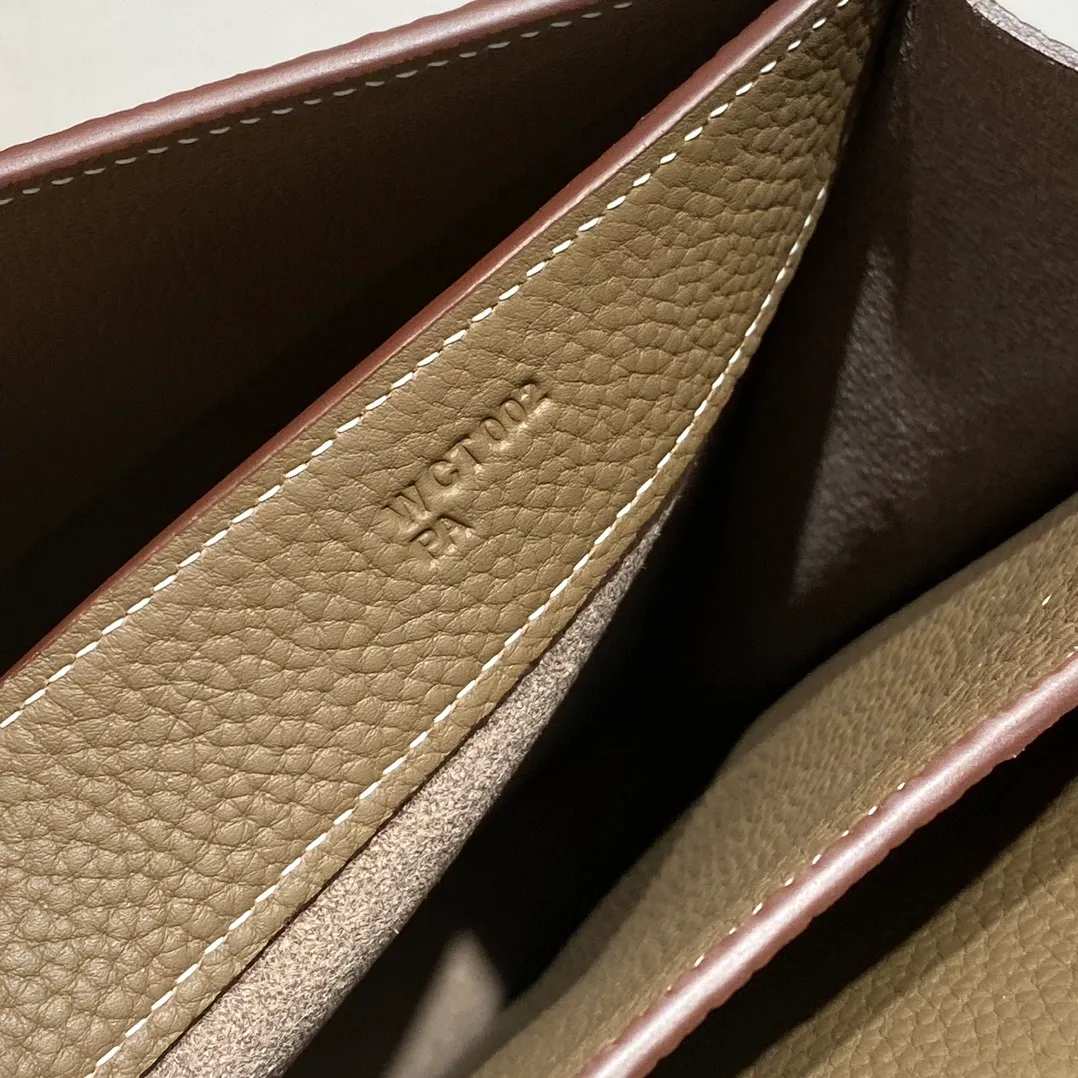All categories Hermès wallet (Hermès) Hermès 3838