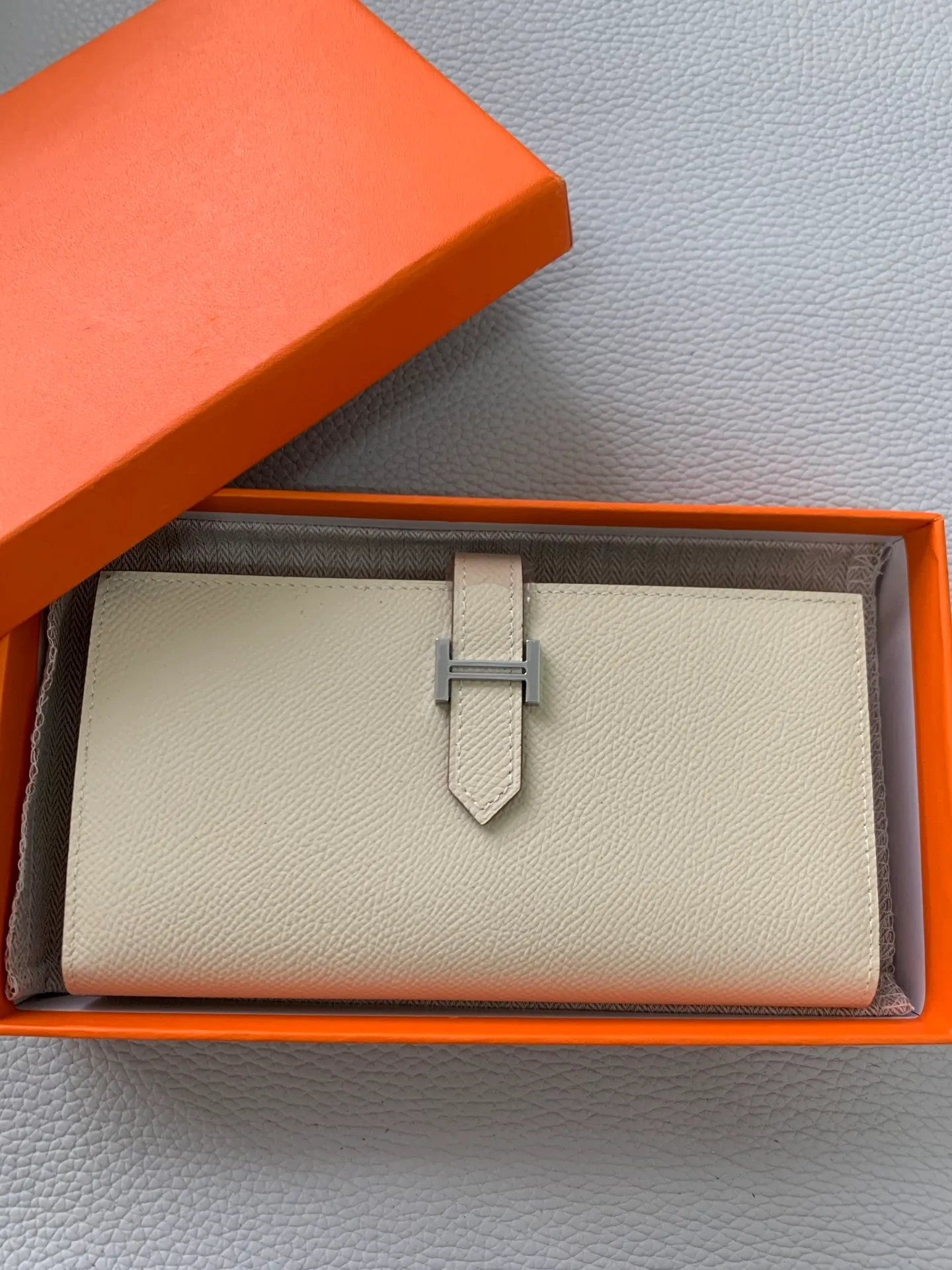 All Categories Hermès Wallet (Hermès) Hermès Original Order 175