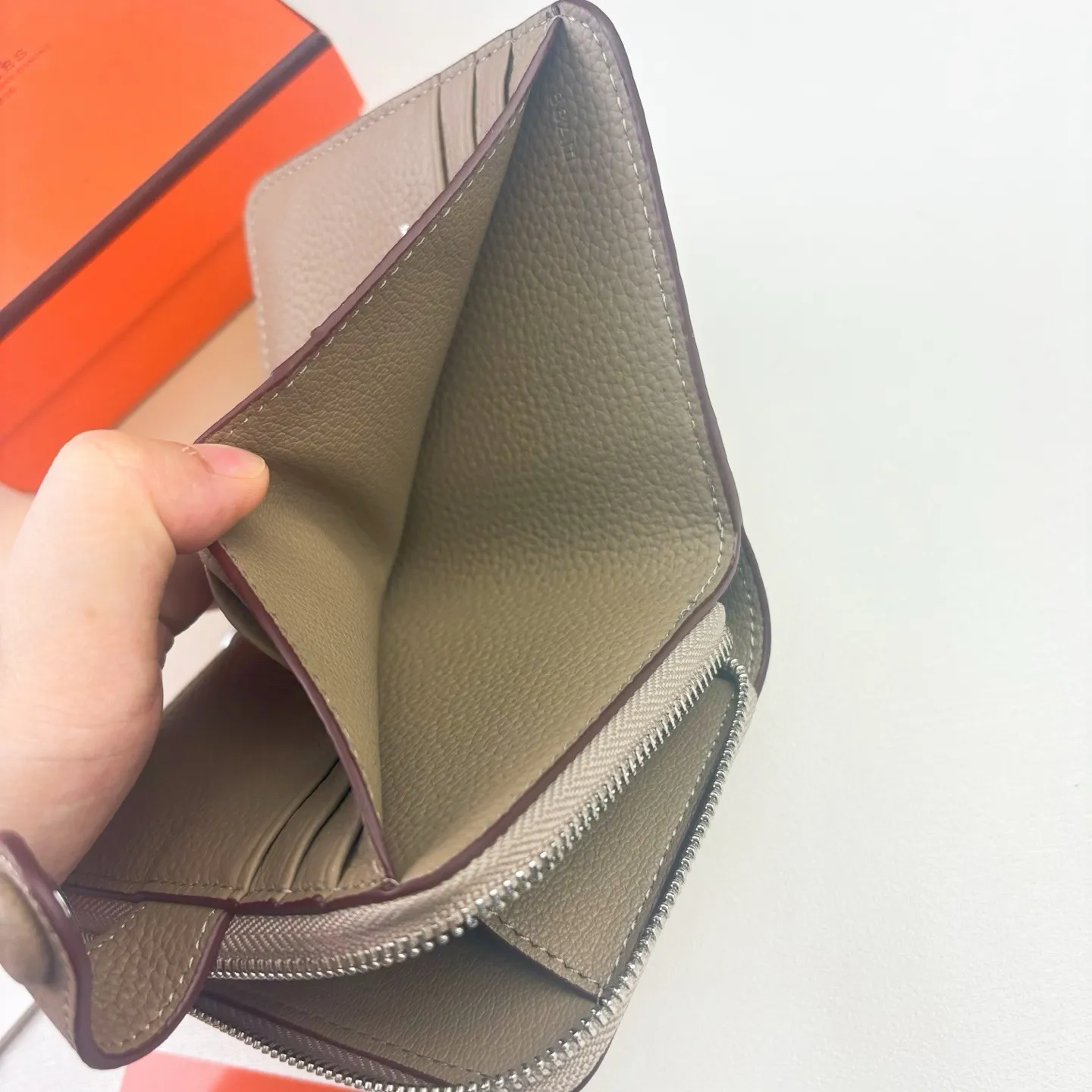 All categories Hermès wallet (Hermès) Hermès 6357
