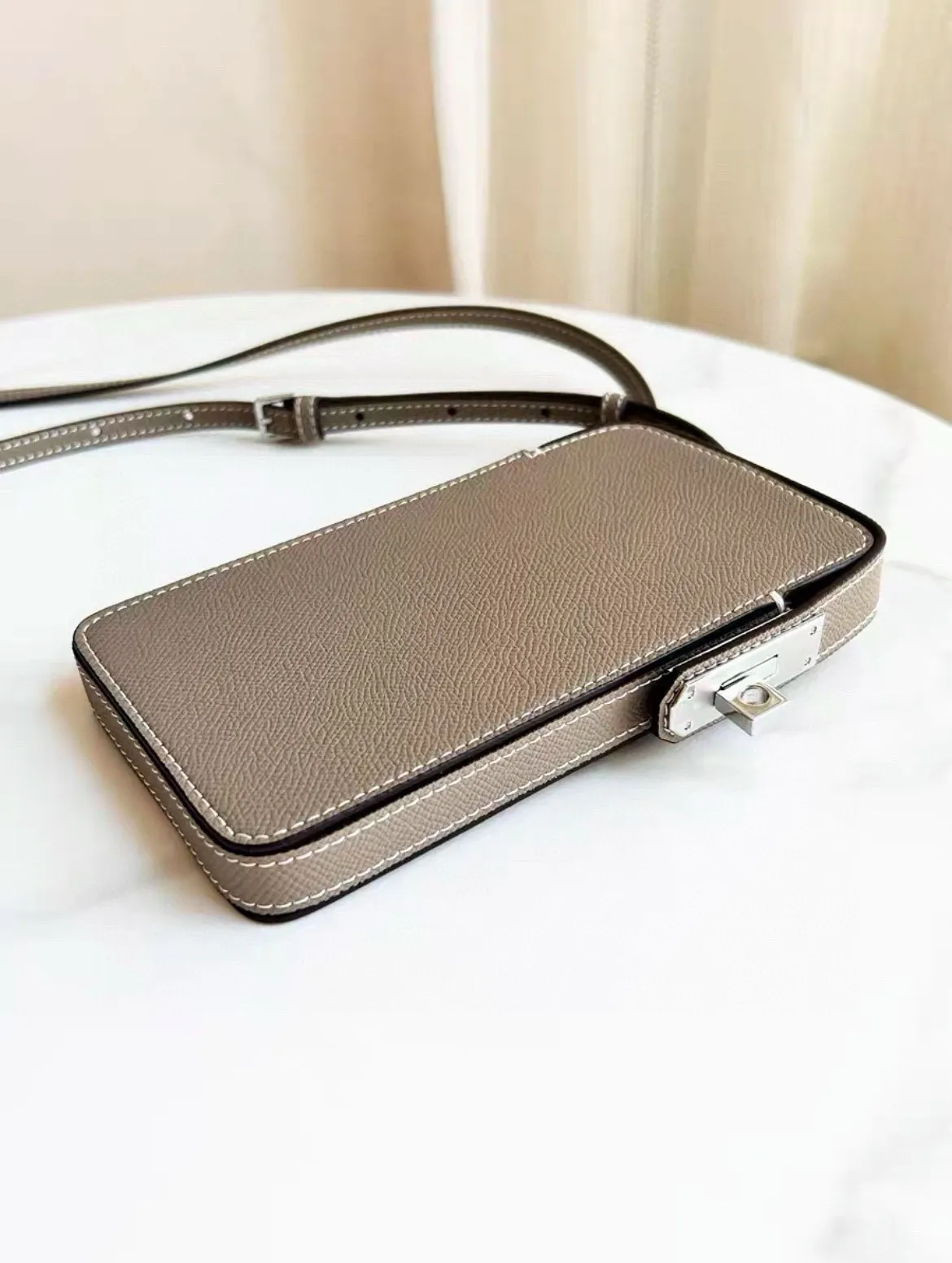 All categories Hermès wallet (Hermès) Hermès 9852 silver buckle