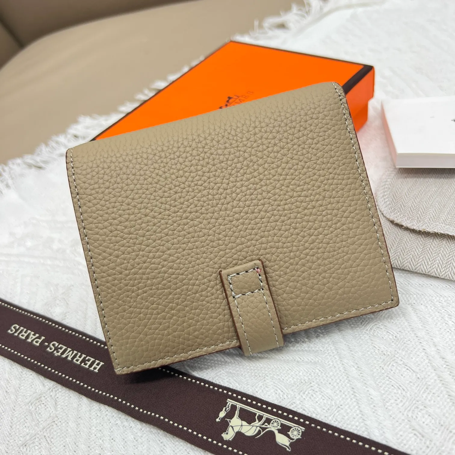 All categories Hermès wallet (Hermès) Hermès 5120 pebbled silver buckle