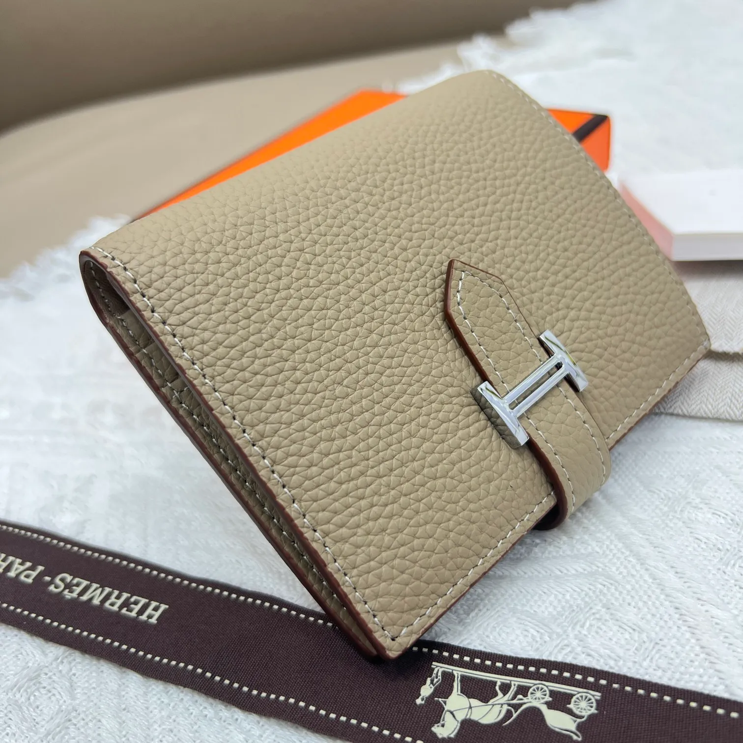 All categories Hermès wallet (Hermès) Hermès 5120 pebbled silver buckle