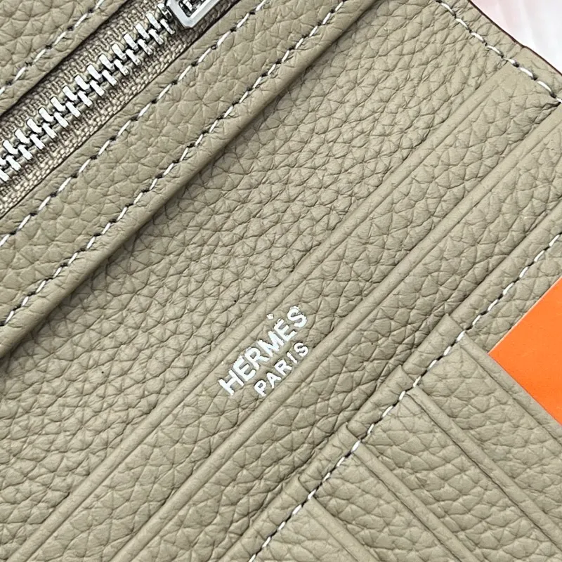 All categories Hermès wallet (Hermès) Hermès 5120 pebbled silver buckle