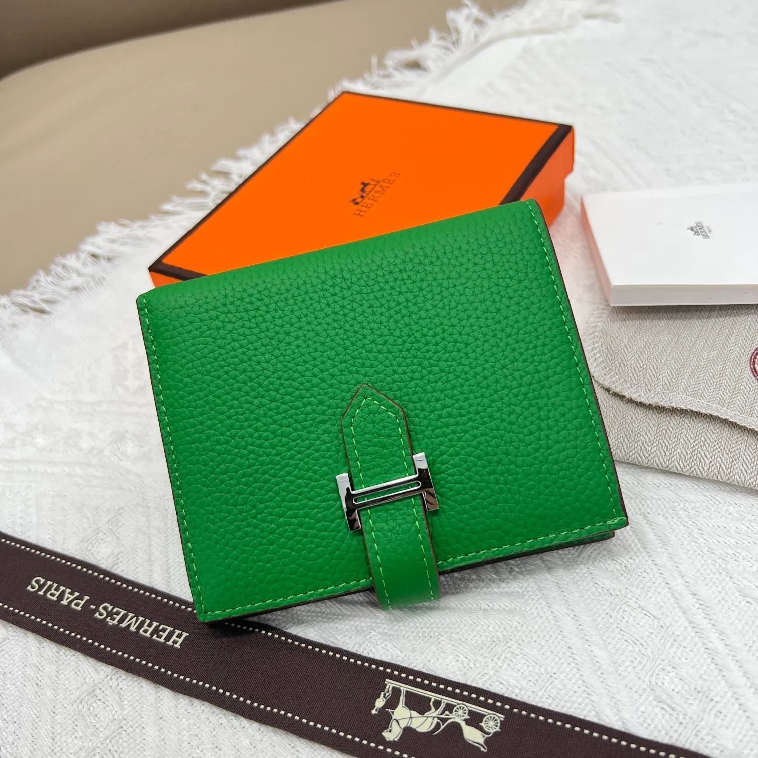 All categories Hermès wallet (Hermès) Hermès 5120 pebbled silver buckle