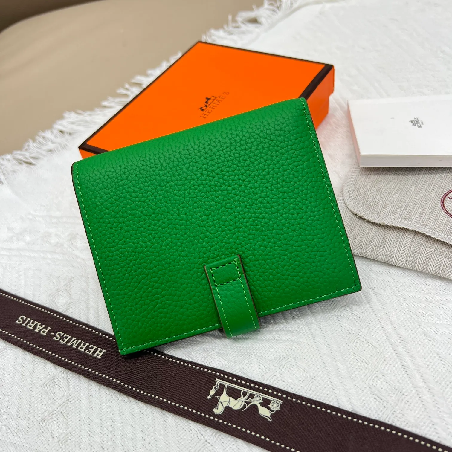 All categories Hermès wallet (Hermès) Hermès 5120 pebbled silver buckle