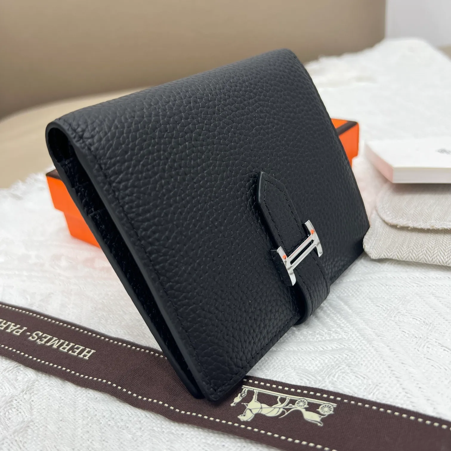 All categories Hermès wallet (Hermès) Hermès 5120 pebbled silver buckle
