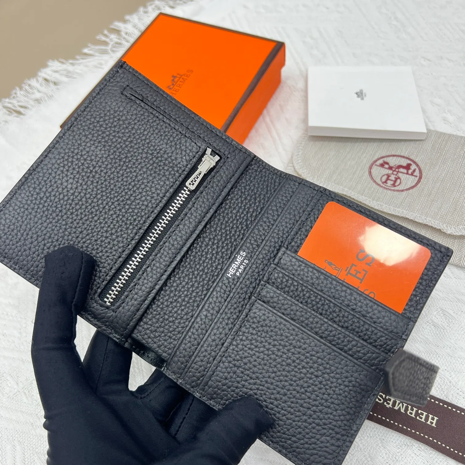 All categories Hermès wallet (Hermès) Hermès 5120 pebbled silver buckle