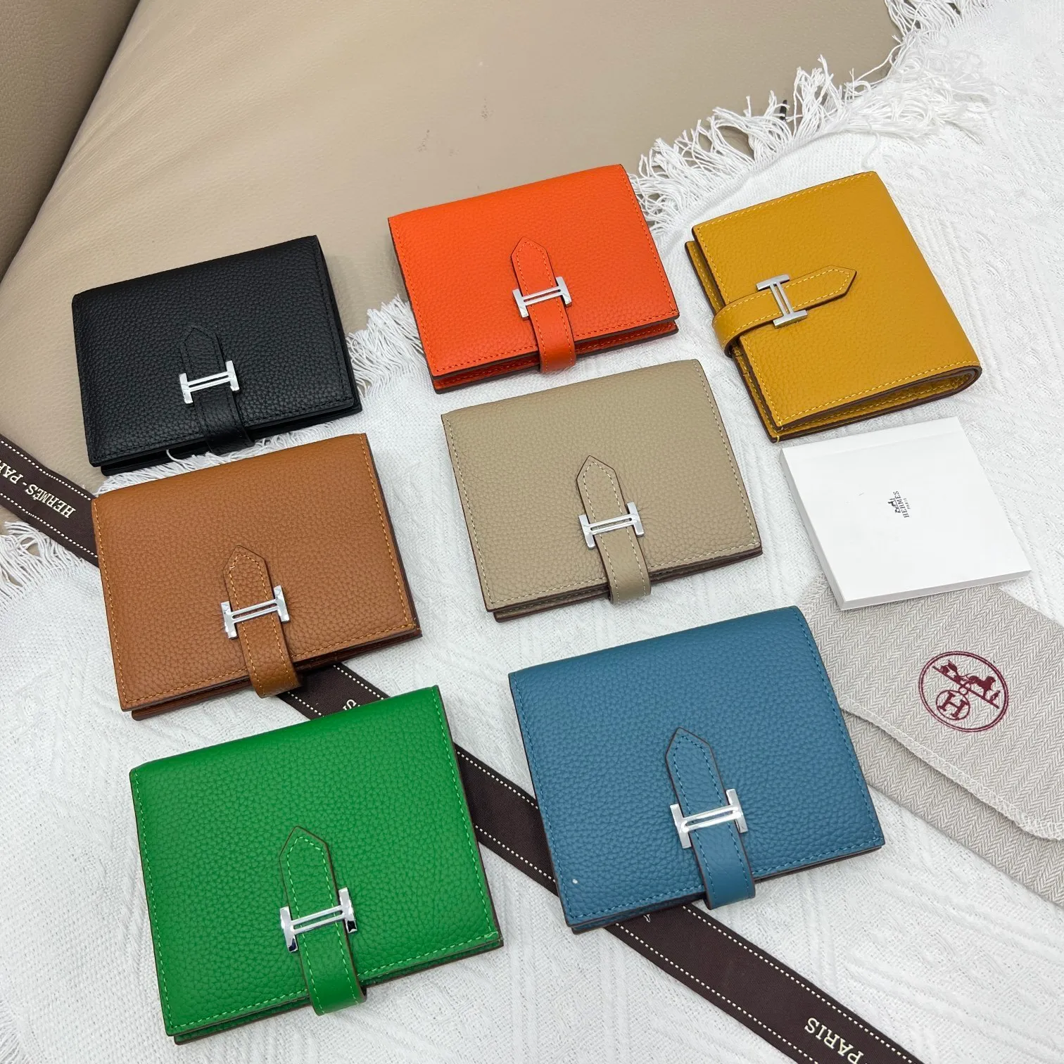 All categories Hermès wallet (Hermès) Hermès 5120 pebbled silver buckle