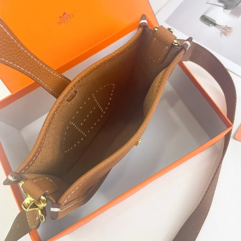 All categories Hermès wallet (Hermès) Hermès 186