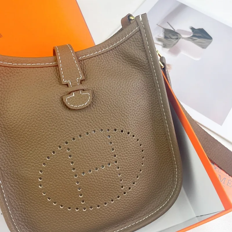 All categories Hermès wallet (Hermès) Hermès 186