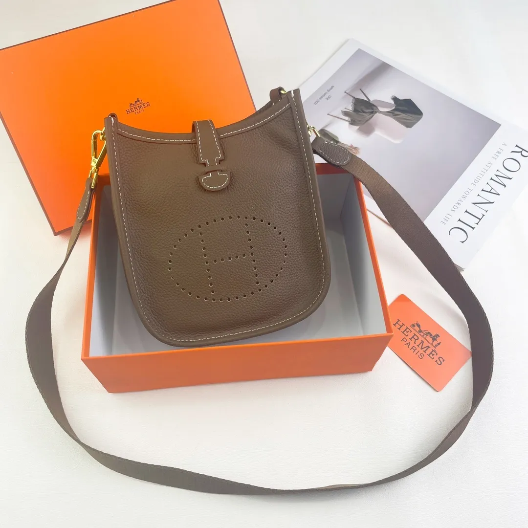 All categories Hermès wallet (Hermès) Hermès 186