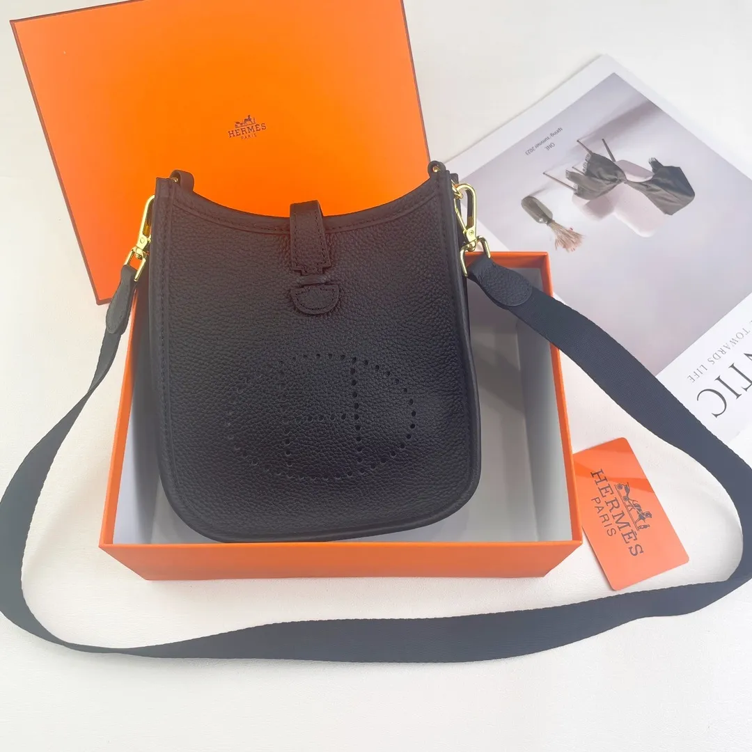 All categories Hermès wallet (Hermès) Hermès 186