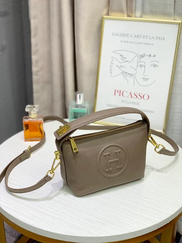 All categories Hermès wallet (Hermès) Hermès 12581