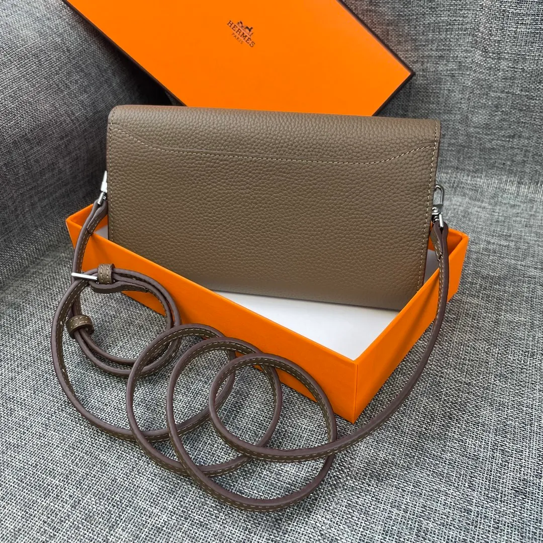 All categories Hermès wallet (Hermès) Hermès 9852 leather silver buckle